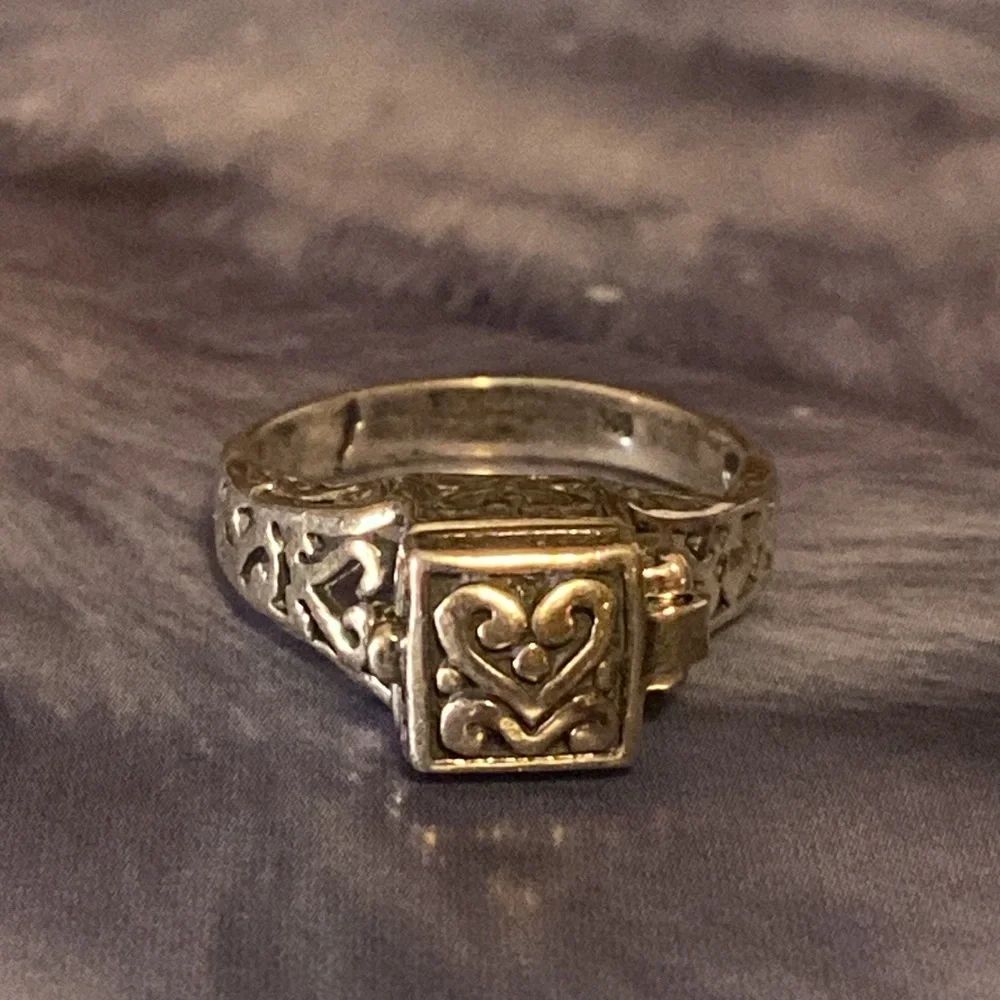 Silver square heart poison rings 925 size 8 and 6.5 - Picture 2 of 14